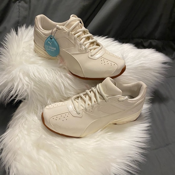 Puma - Picture 3 of 10